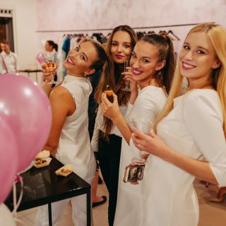 EHOSTESKA Pink Party